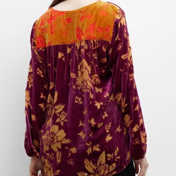 Johnny Was NWT Vida Floral Burnout Velvet Long Sleeve Vneck Silk Rayon Blouse - Picture 4 of 15